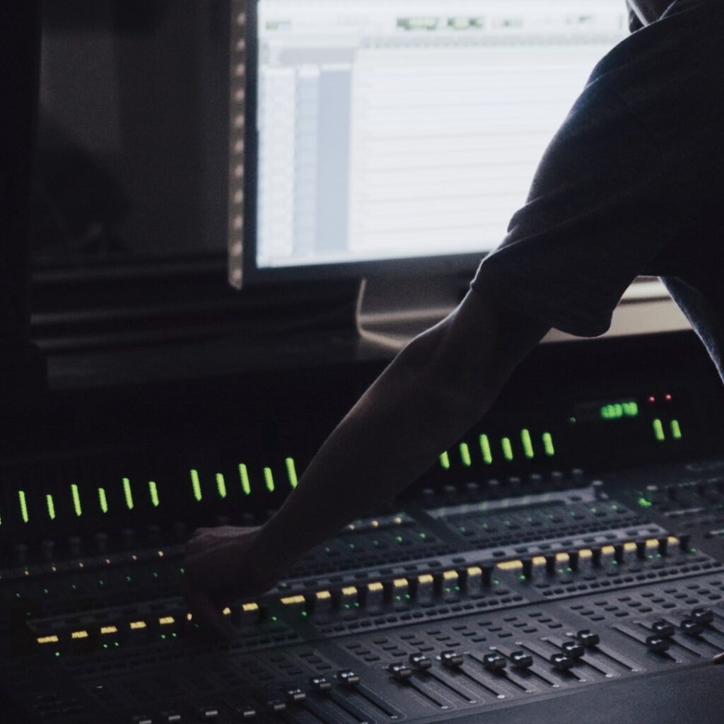 Diferencias en la Producción Musical por Género - Estudio de Grabación Profesional Mammoth Sound Studio