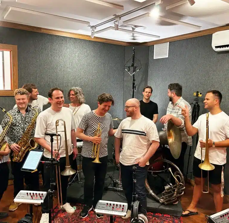 Hackney Colliery Band - Importancia del Trabajo en Equipo en la Producción Musical